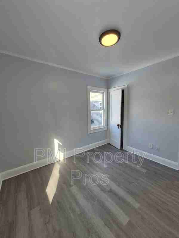 2517 W Hadley St - Photo 2 of 22