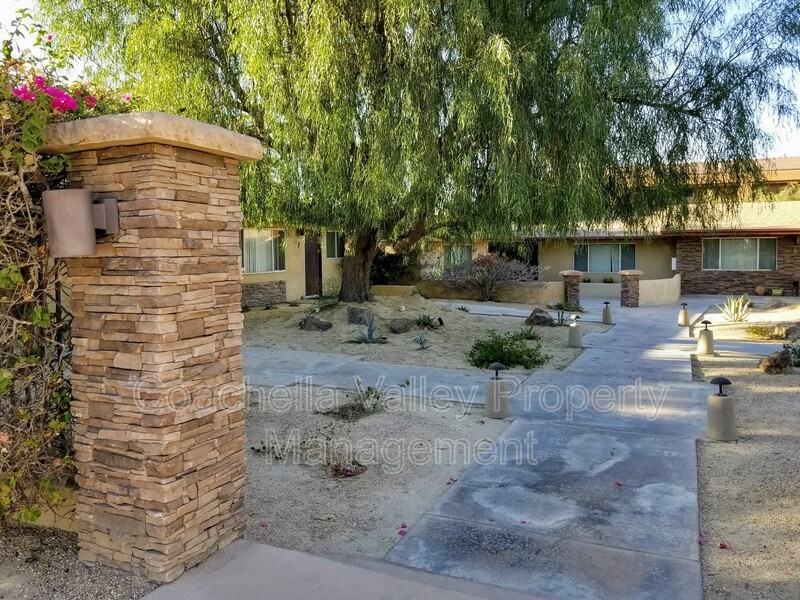 73922 Shadow Mountain Dr #4 - Photo 3 of 23