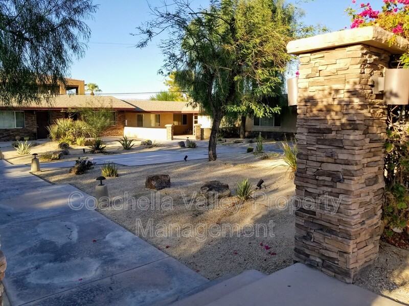 73922 Shadow Mountain Dr #4 - Photo 4 of 23