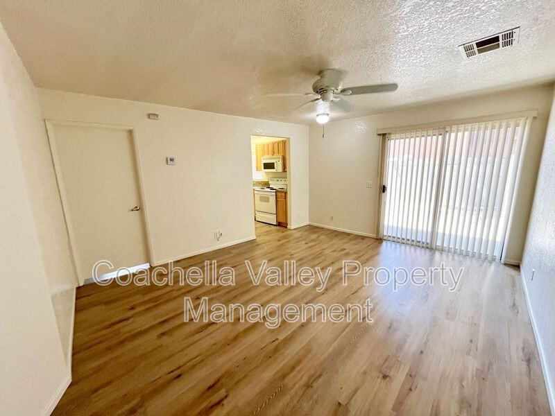 73922 Shadow Mountain Dr #4 - Photo 7 of 23