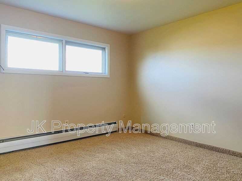 2100 4th St Ne #2 - Photo 6 of 11