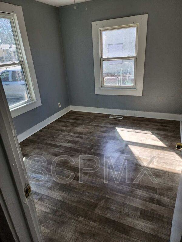 2652 Lawrence St - Photo 5 of 6