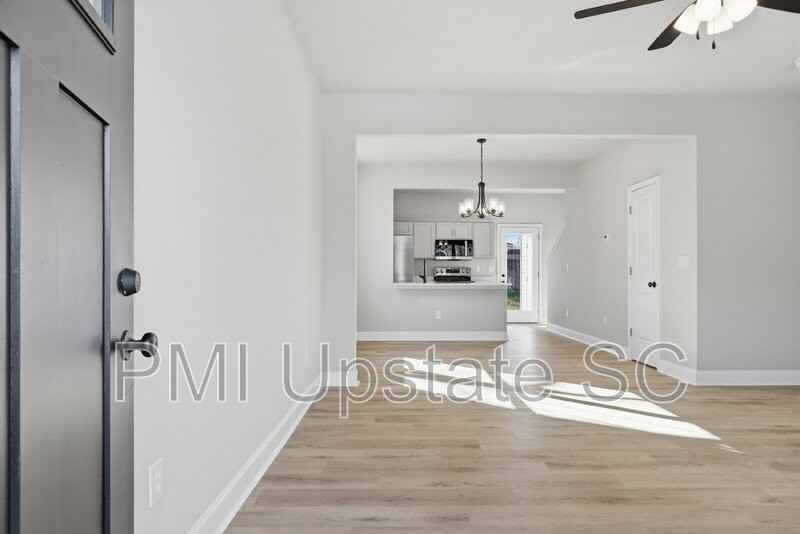 107 Virginia Ave - Photo 4 of 26
