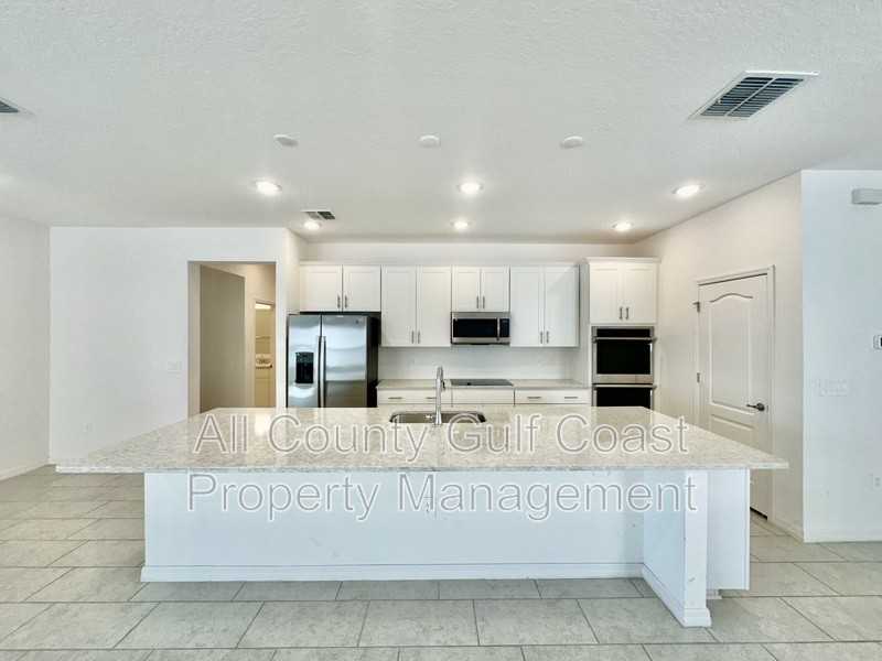 2218 Citrus Breeze Dr - Photo 3 of 17
