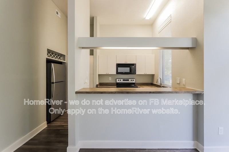 2115 W Ivy St - Photo 2 of 20