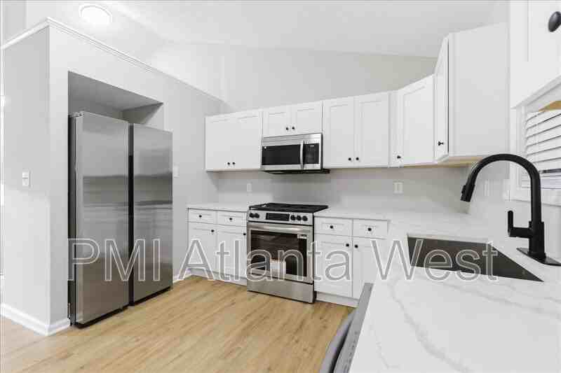 5876 Old Wellborn Trce - Photo 3 of 21