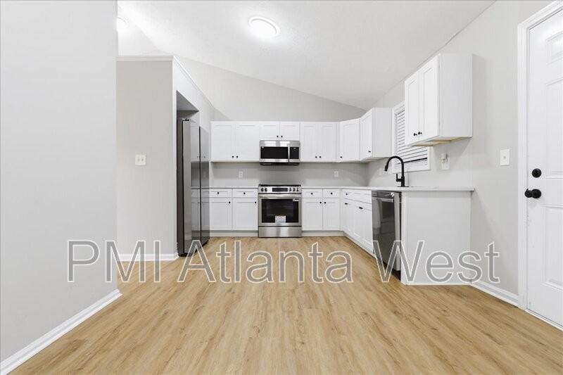 5876 Old Wellborn Trce - Photo 5 of 21