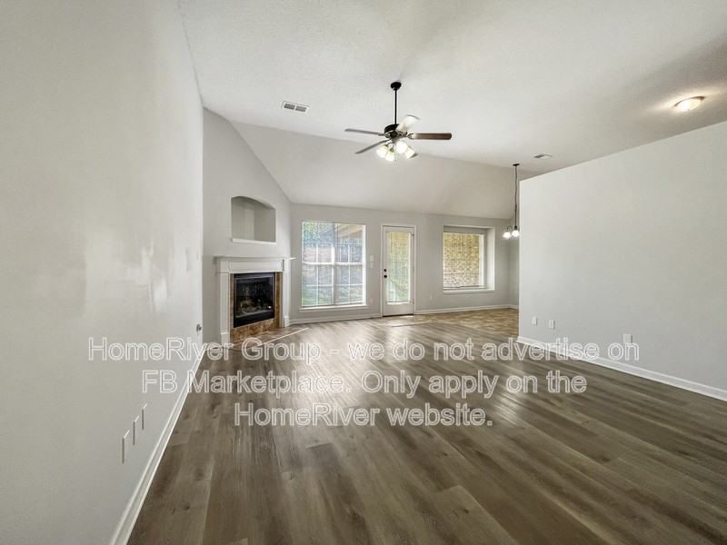 5877 Peterson Ridge Ln - Photo 3 of 23