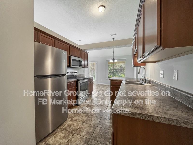 5877 Peterson Ridge Ln - Photo 6 of 23