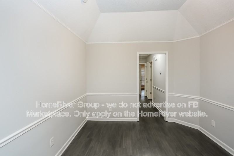 5910 Garden Walk E - Photo 5 of 16