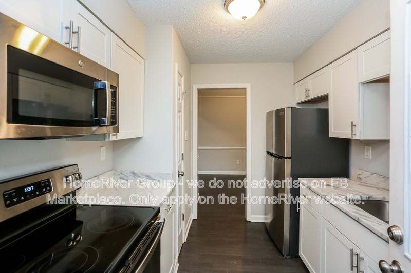 5910 Garden Walk E - Photo 6 of 16