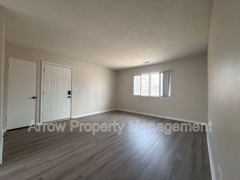 1444 S 20th St - Photo 3 of 10