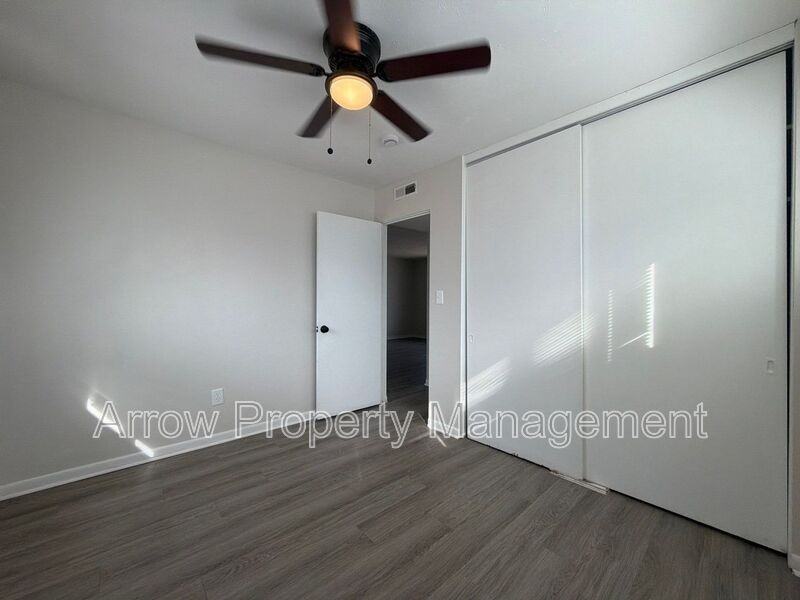 1444 S 20th St - Photo 6 of 10