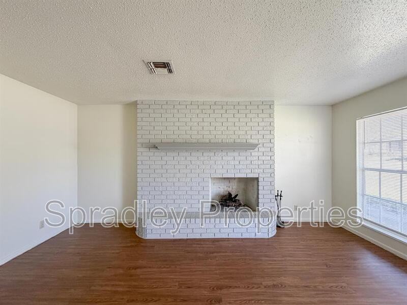 3705A Ivanhoe Dr - Photo 3 of 18
