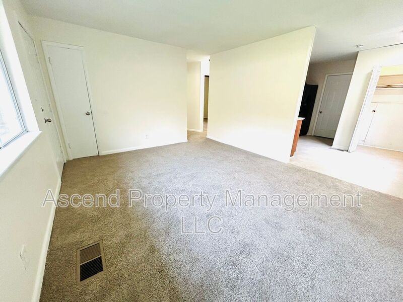 4606 Norcross Rd #B - Photo 3 of 9