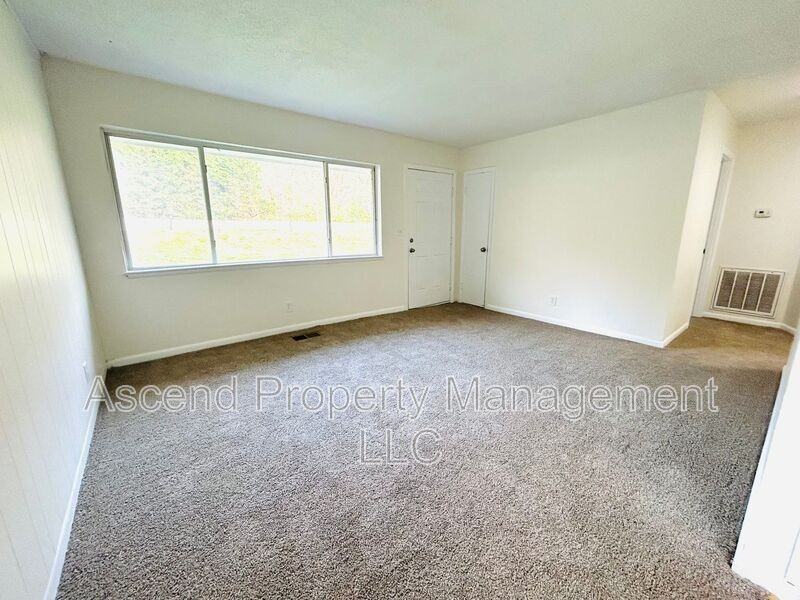 4606 Norcross Rd #B - Photo 4 of 9