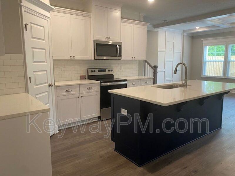 1061 Linsmore Ave - Photo 3 of 16