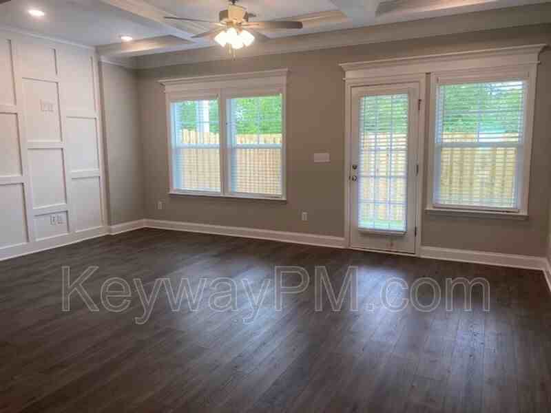 1061 Linsmore Ave - Photo 4 of 16