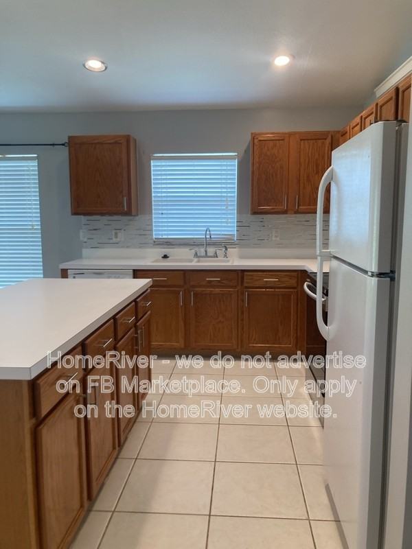 1762 Holton Rd - Photo 6 of 23