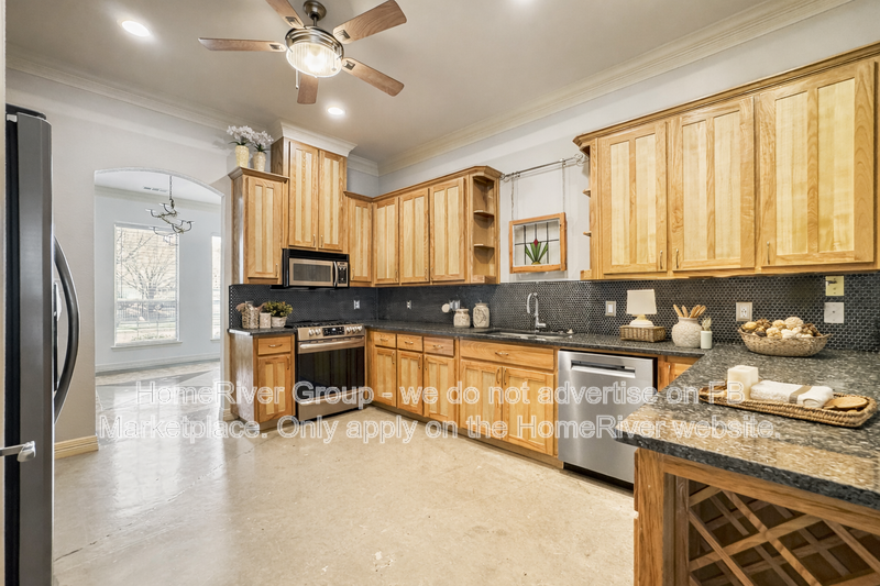 2829 Reagan St #1 - Photo 4 of 27