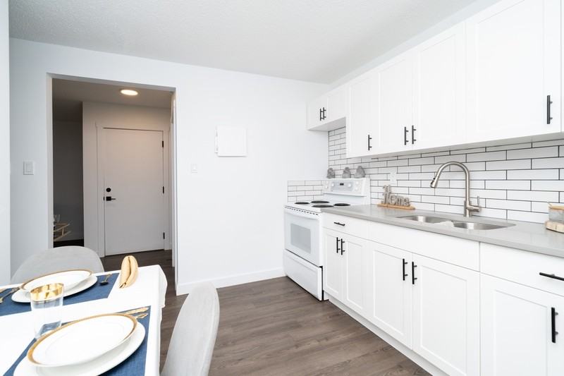 10021 154 St Nw #6 - Photo 3 of 15