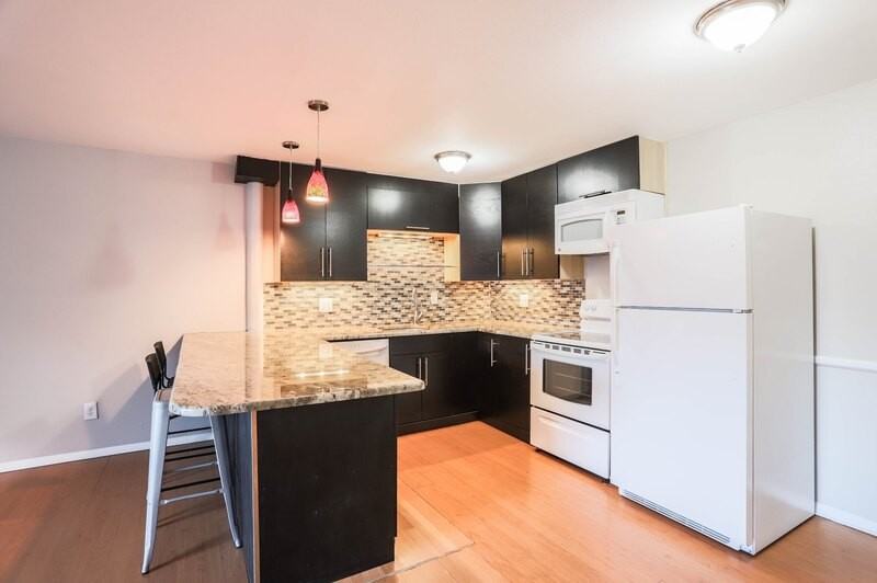 1243 Gaylord St - Photo 3 of 17