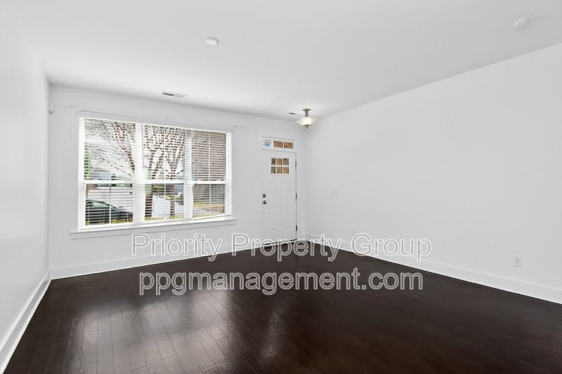 1614 Pat Garrett St - Photo 3 of 22