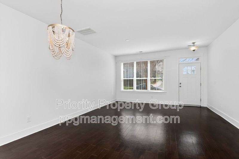 1614 Pat Garrett St - Photo 4 of 22