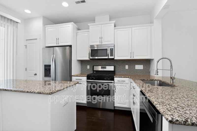1614 Pat Garrett St