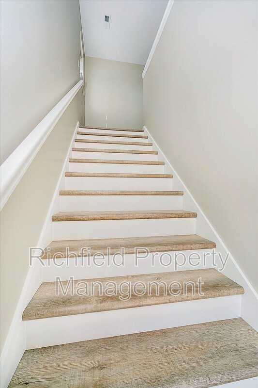 2757 Columbia Ave - Photo 2 of 35