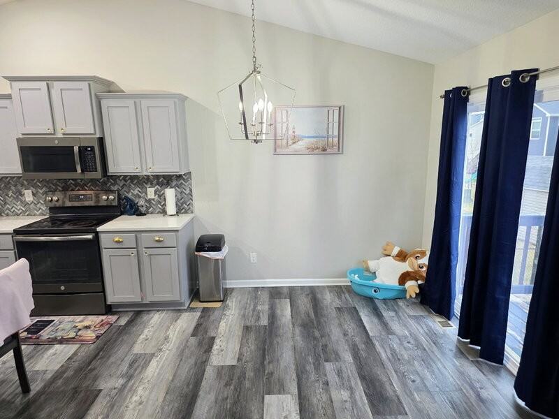 950 8th St - Photo 7 of 33