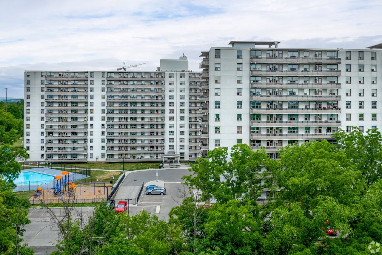 Camelot Towers: 1001 Main Street - Photo 2 of 14