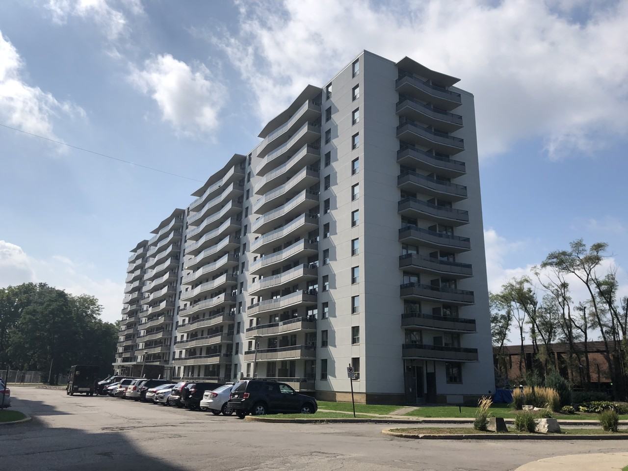 Camelot Towers: 1001 Main Street - Photo 3 of 14