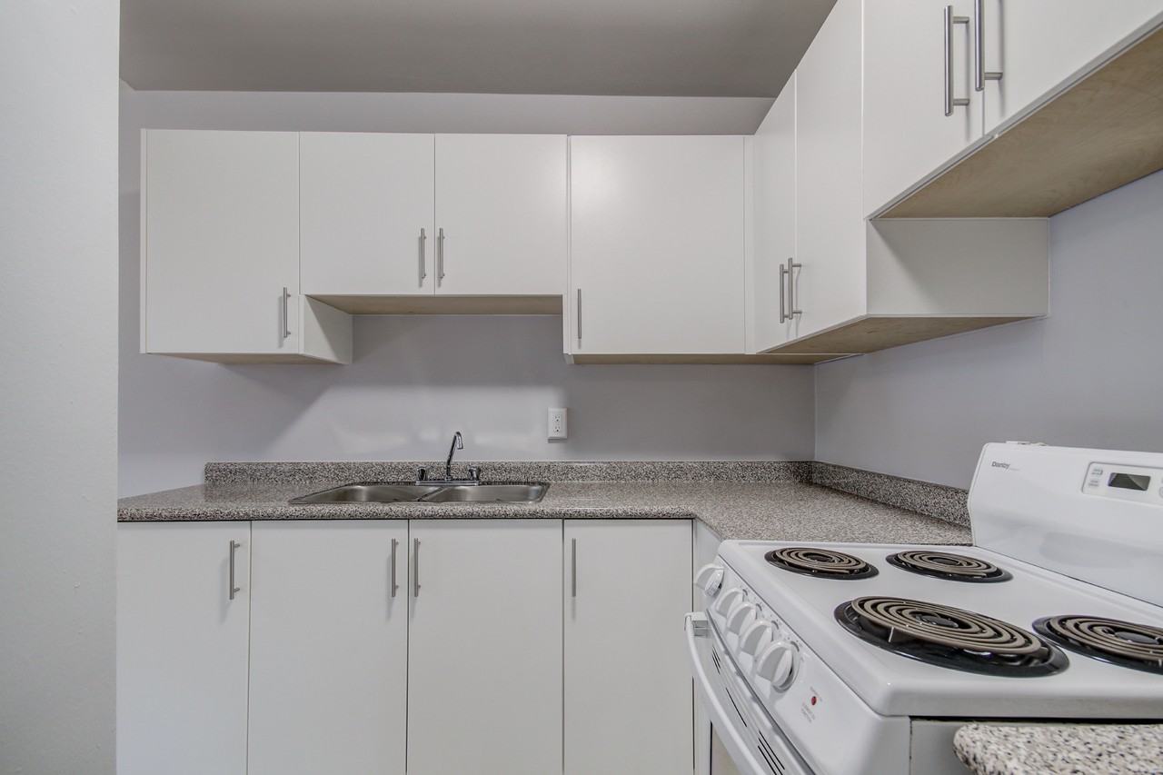 Camelot Towers: 1001 Main Street - Photo 5 of 14