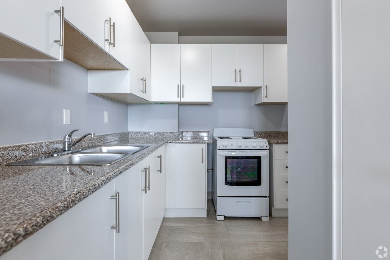 Camelot Towers: 1001 Main Street - Photo 4 of 14