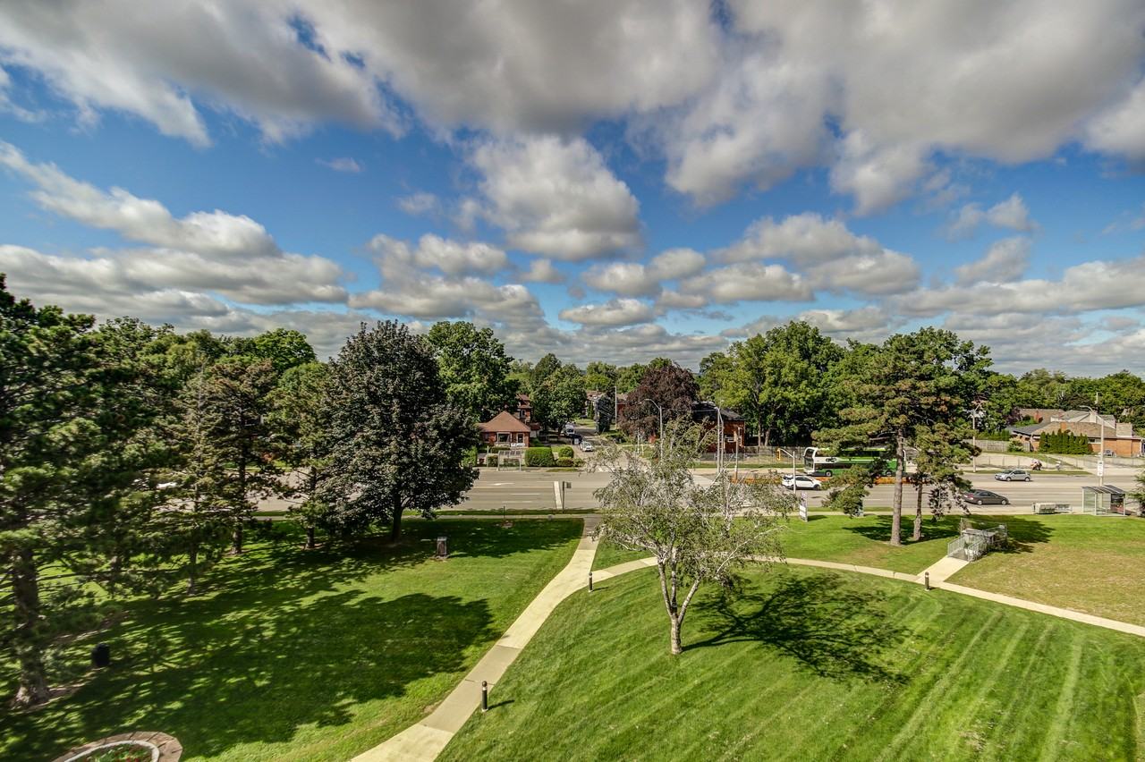 Camelot Towers: 981 Main Street - Photo 5 of 17