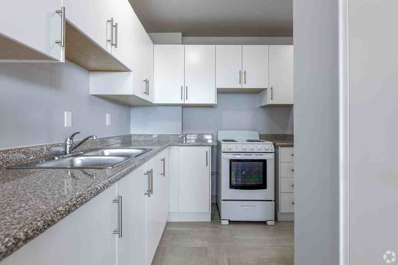 Camelot Towers: 981 Main Street - Photo 7 of 17