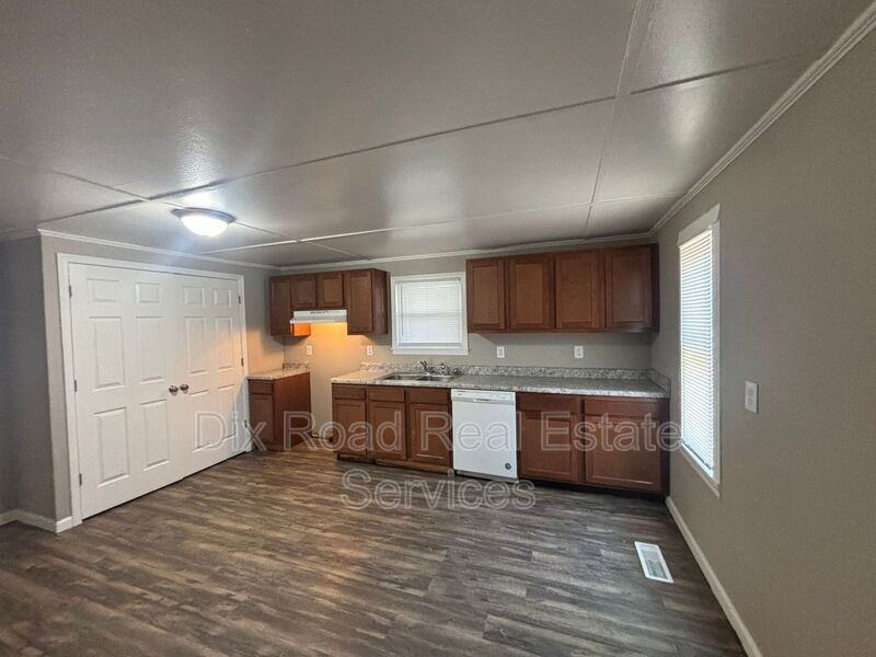 1937 Pater Ave - Photo 7 of 37