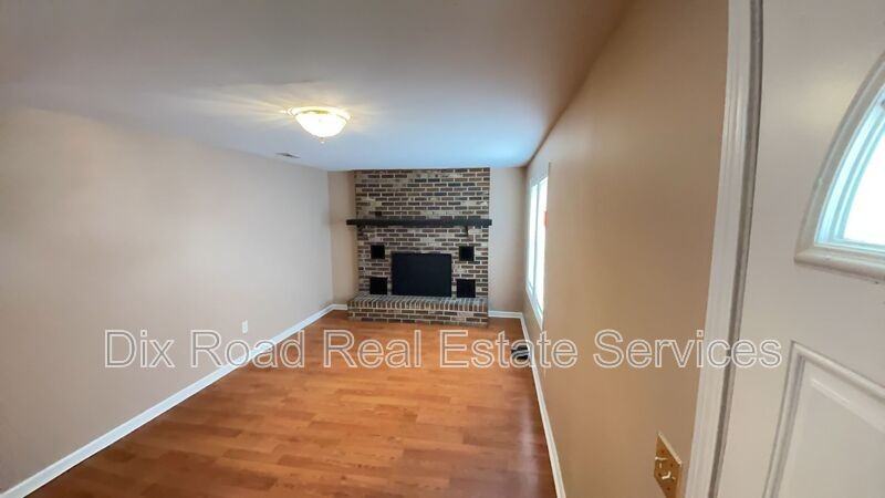 1425 Welsh Ave - Photo 4 of 29