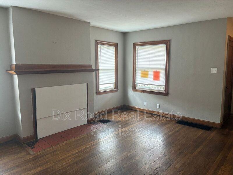 112 Iroquois Ave - Photo 5 of 35