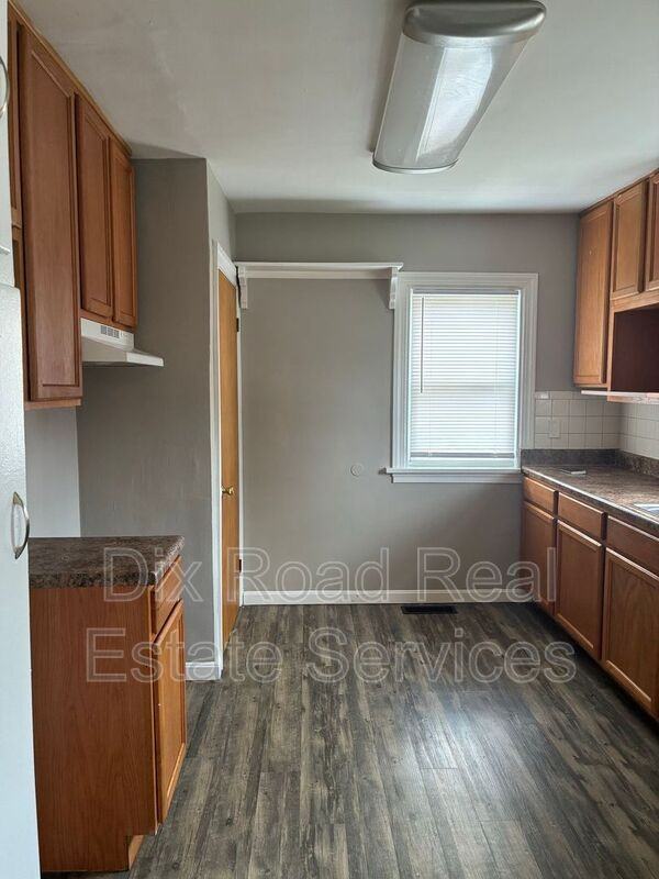 112 Iroquois Ave - Photo 7 of 35