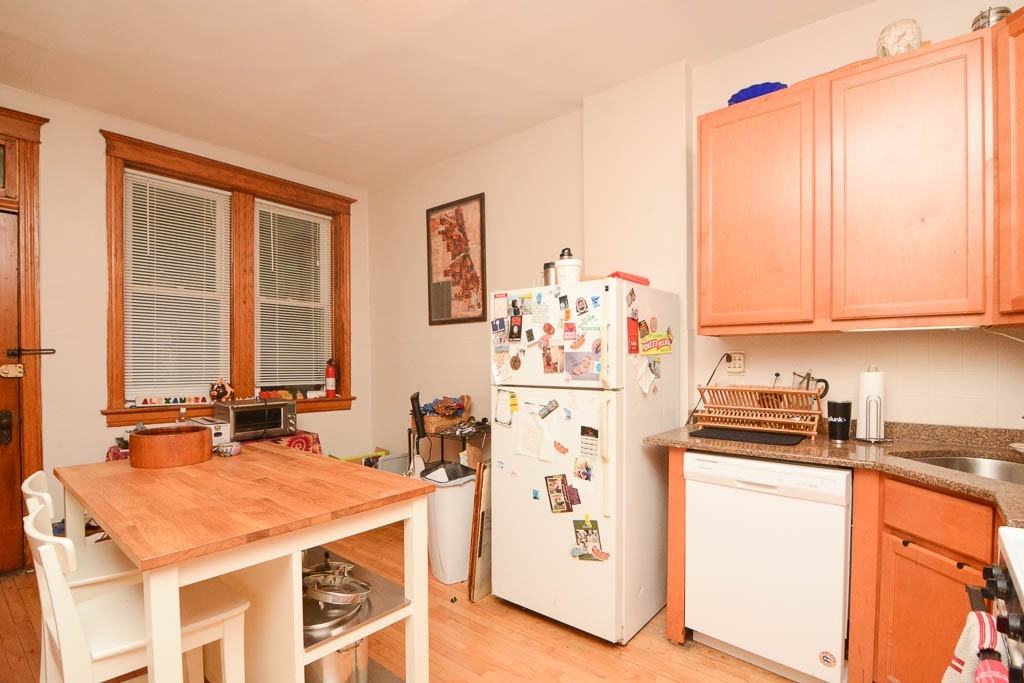 2647 W Iowa St #3 - Photo 2 of 21