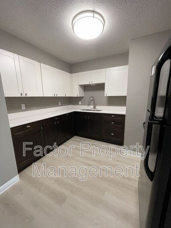 414 Allan Ave #204 - Photo 3 of 15