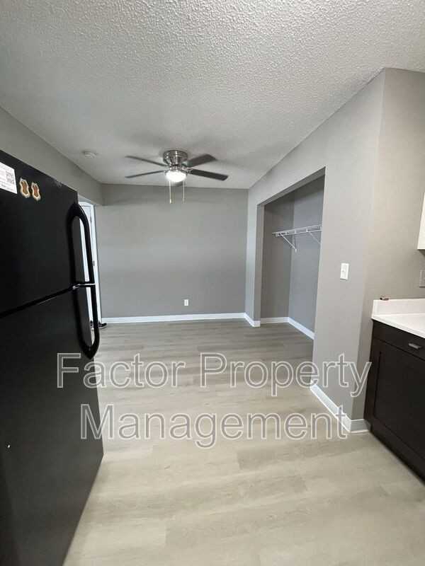 414 Allan Ave #204 - Photo 5 of 15