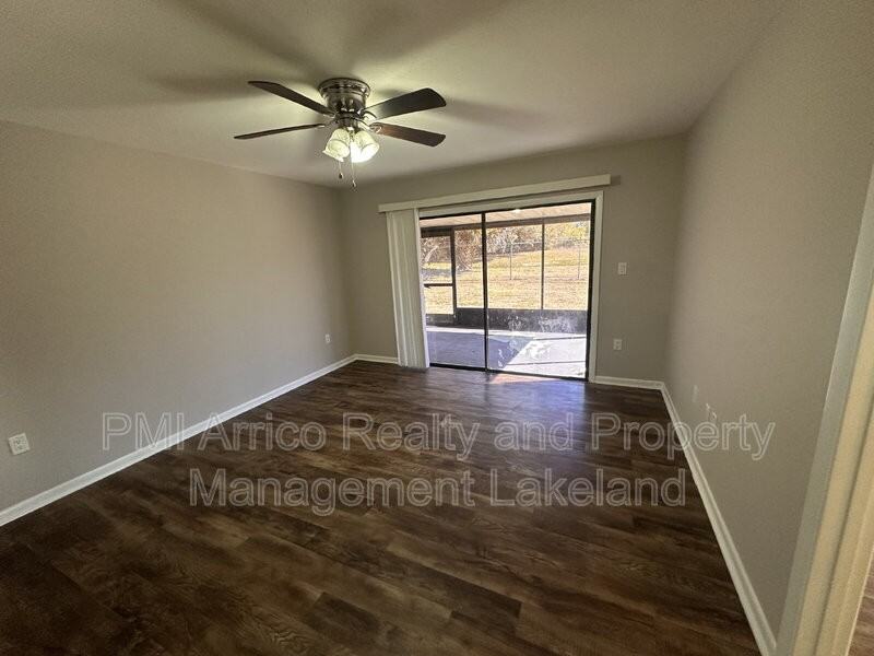 3211 Julia Ct - Photo 4 of 12