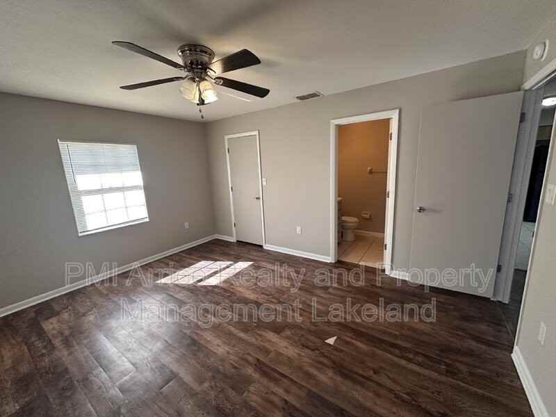 3211 Julia Ct - Photo 5 of 12