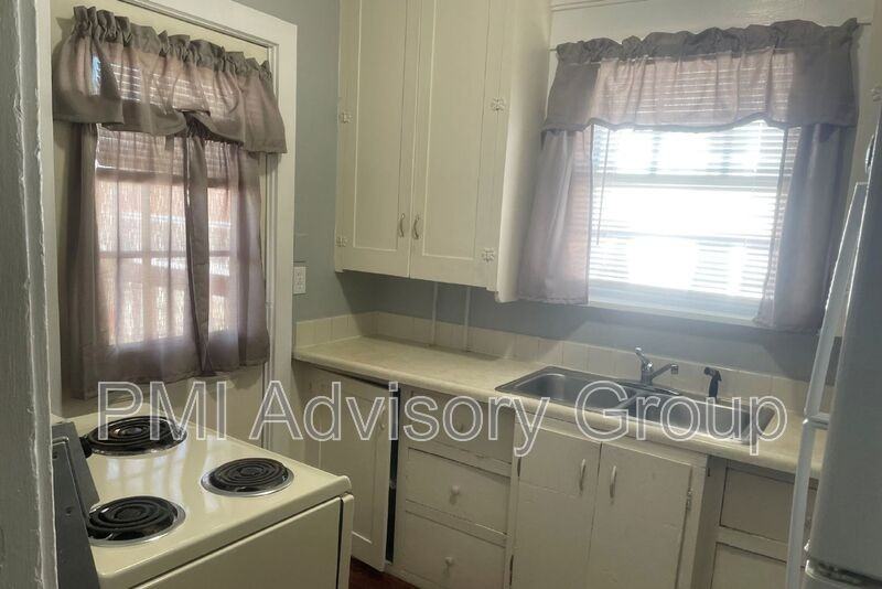 509 Sw 5th St #1 - Photo 3 of 10