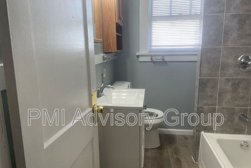 509 Sw 5th St #1 - Photo 7 of 10