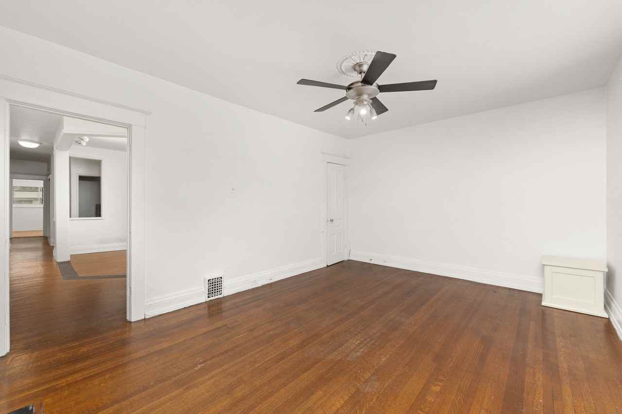 16 Edna Avenue - Photo 3 of 19