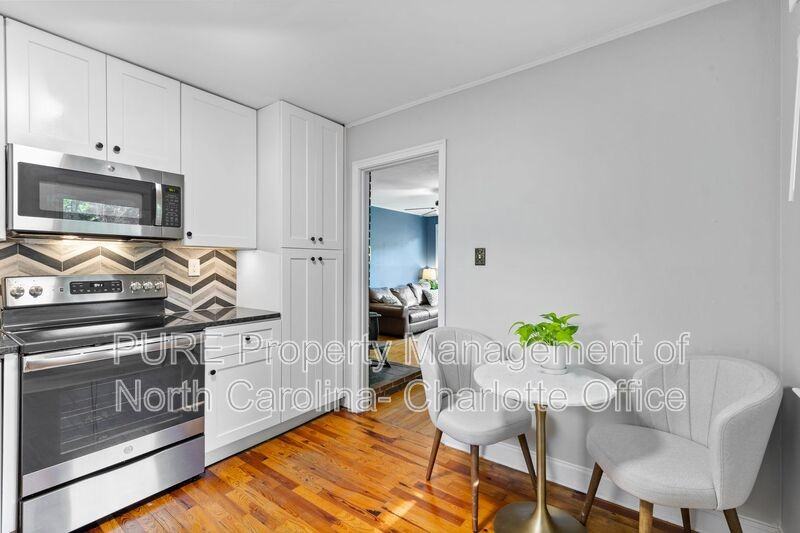 1638 Academy St - Photo 6 of 31